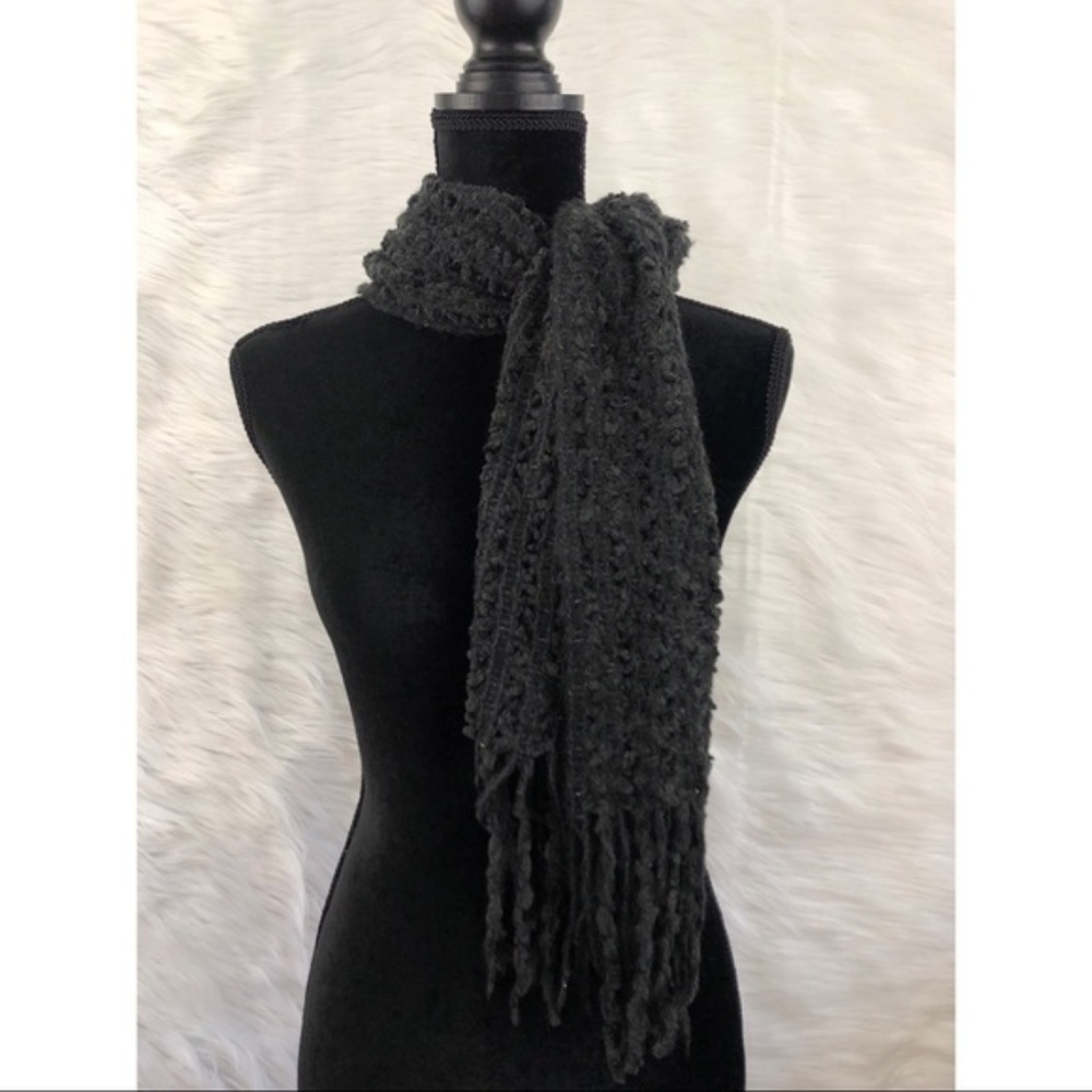 Saks Fifth Avenue Italian Knit Scarf Grey Warm Winter Fashion Made in Italy EUC